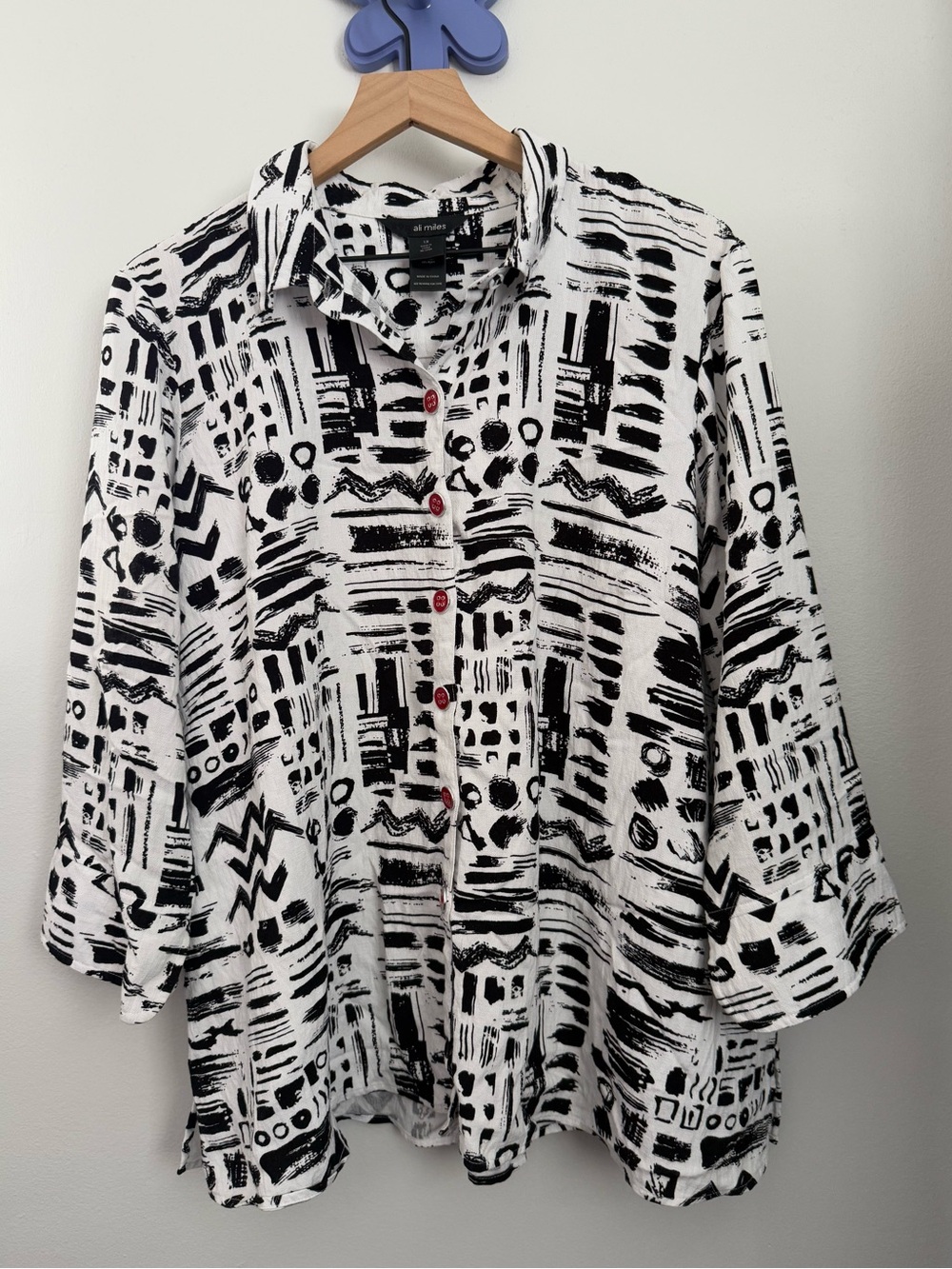 Ali Miles 1X Abstract Print Button Up Shirt White Black Artsy Relaxed Office